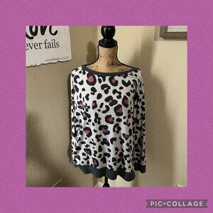 Honeyme curvy Pink/gray leopard shirt UC